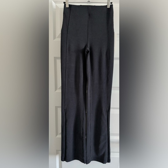 Lululemon Brushed Softstreme Ribbed Zip Flared Pant 32.5" - Picture 1 of 17